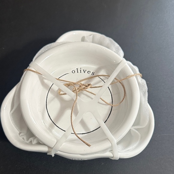 Mud Pie Other - Mud pie olive and pit dish